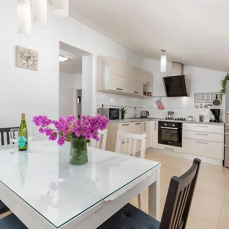 Sabi Relax Zone - Pool&jacuzzi