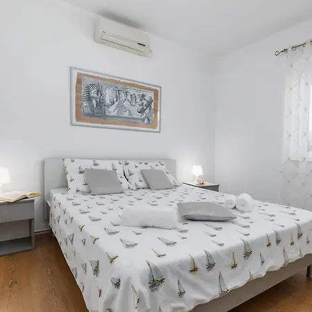 Sabi Relax Zone - Pool & Jacuzzi Apartment